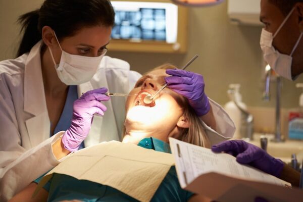تكلفة دراسة طب الأسنان في مصر لغير المصريين وأهم الجامعات